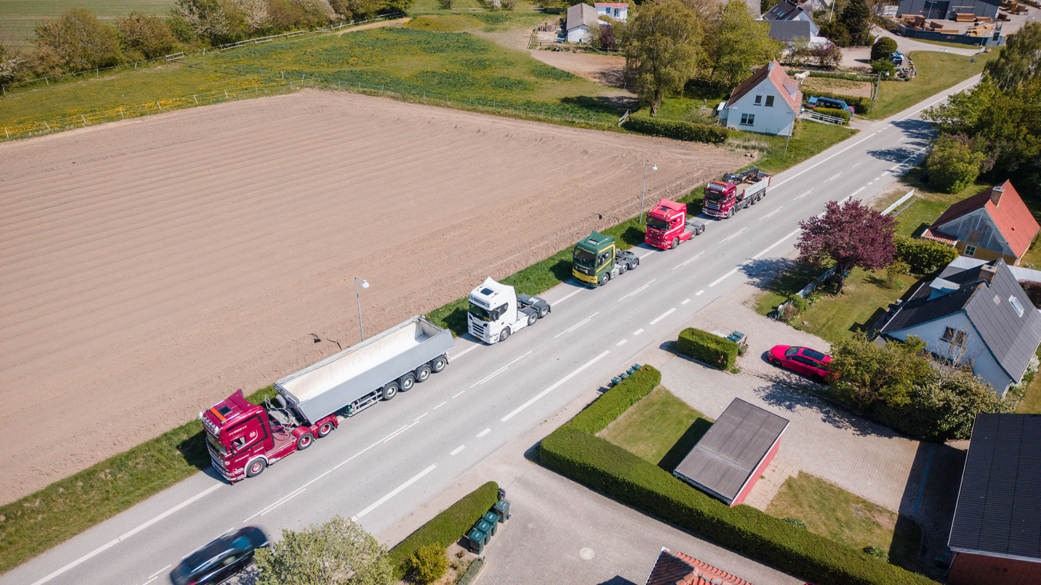 Vognmand ved lastbil — M-S Transport ApS